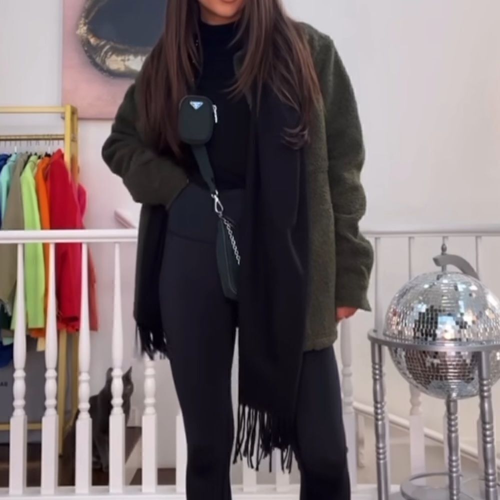 Black tassel scarf